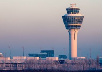 Münih Havalimanı 24 saatte iki kez uçuşlara kapandı