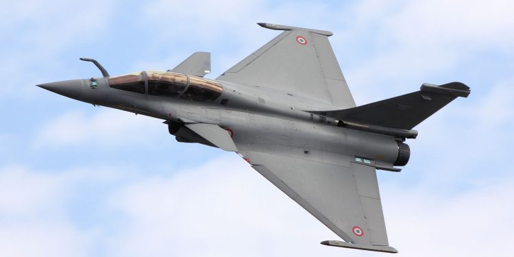 Fransa, 60 Rafale savaş uçağı daha sipariş etmeyi planlıyor