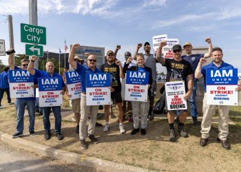 Grev üçüncü ayında: Sendika Boeing’i şikayet etti