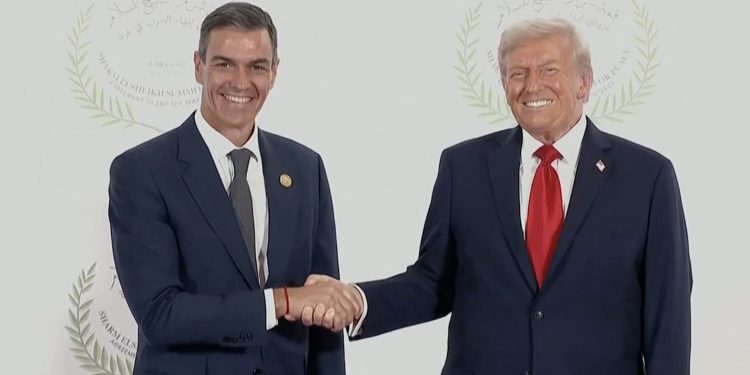 Trump: İspanya savunma bütçesi yüzünden cezalandırılmalı!