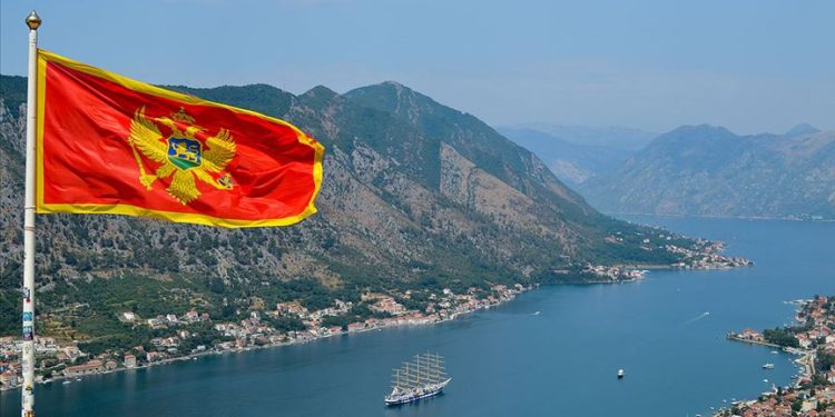 Türk vatandaşlarına Karadağ’dan vize kararı