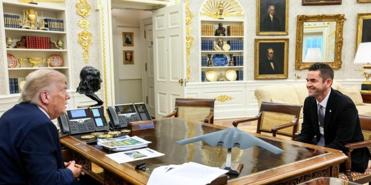 Trump, NASA için vazgeçtiği ismi yeniden aday gösterdi