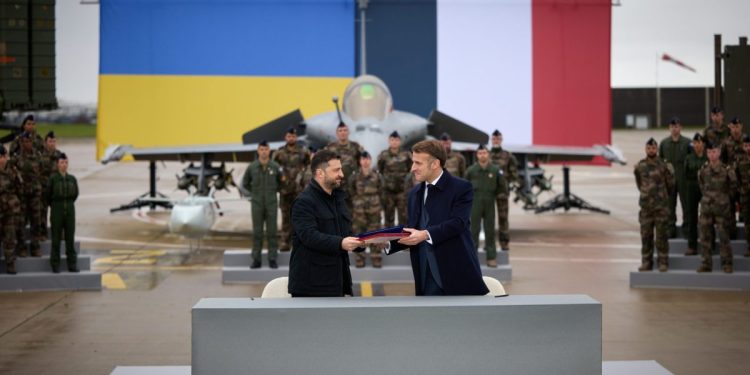 Ukrayna, 100 Rafale savaş uçağı için imzayı attı