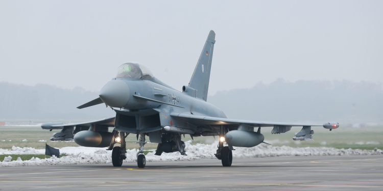 Almanya, Polonya’ya Eurofighter ve asker konuşlandırdı!