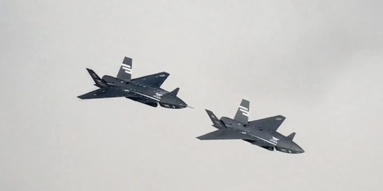 İki KIZILELMA ilk kez birlikte uçtu!