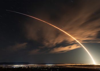 Starlink uydusu yörüngede kontrolden çıktı: İletişim kesildi