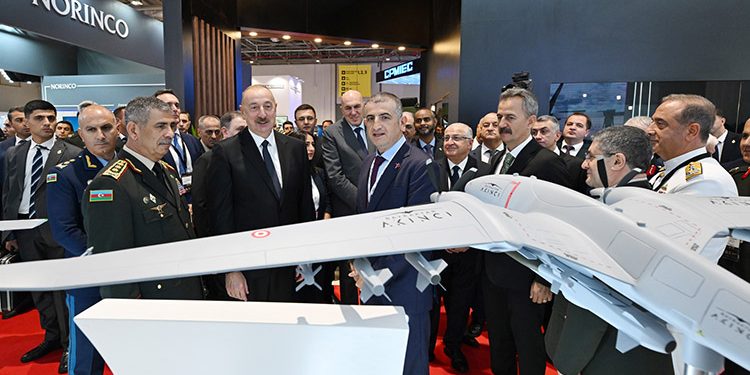Azerbaycan’dan savunmada 1 milyar dolarlık hedef!