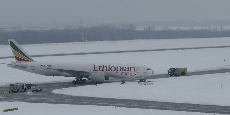 Buzlanma Orta Avrupa’da havalimanlarını kapattı