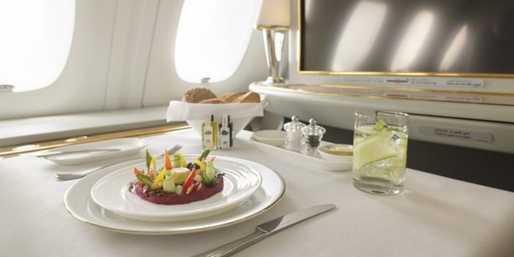 Emirates, “gerçek gıda” vegan menüye geçiyor