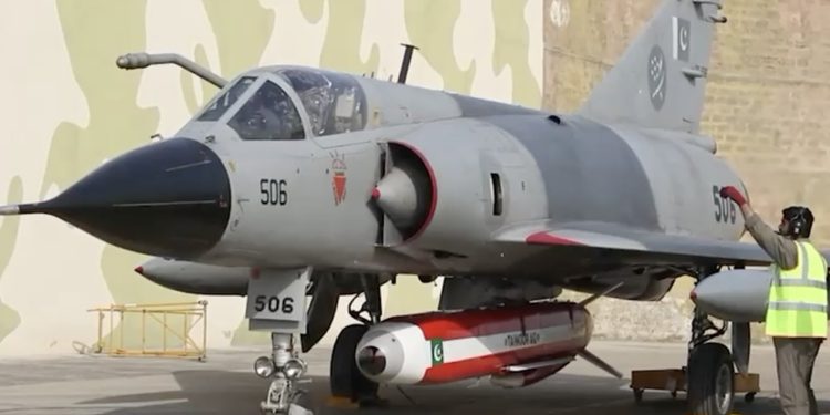 Pakistan’dan 600 km menzilli Taimoor füzesi testi!