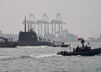 Tayvan’ın ilk yerli denizaltısı sualtı testini geçti