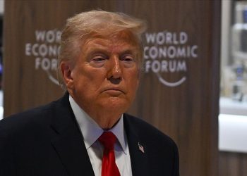 Trump, 8 ülkeye uygulanacak olan vergileri durdurdu