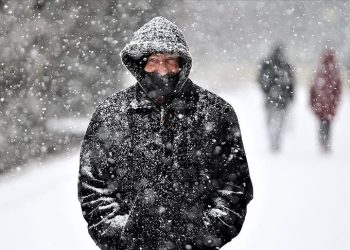 Buzlanma nedeniyle Orta Avrupa’da Havalimanları kapandı