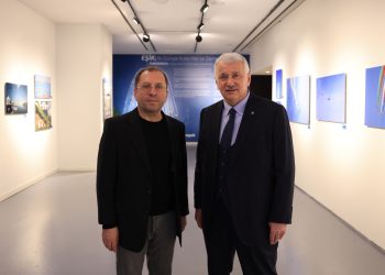 Bilal Ekşi, Güntay Şimşek’in “Ara Hâl / Ara Zaman” sergisini gezdi