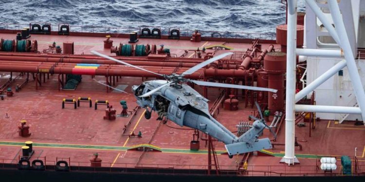 ABD, İran bağlantılı petrol tankerini alıkoydu