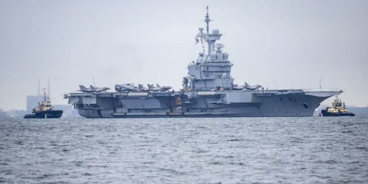 Fransız uçak gemisine Rus İHA tacizi