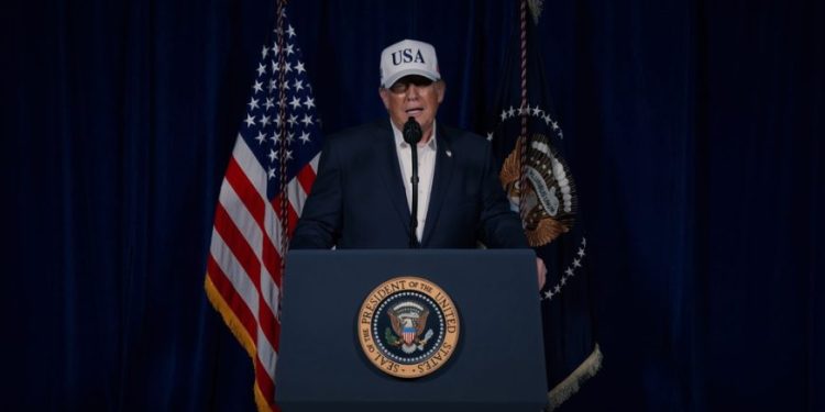 Trump kamera karşısına çıktı: İran saldırısını duyurdu