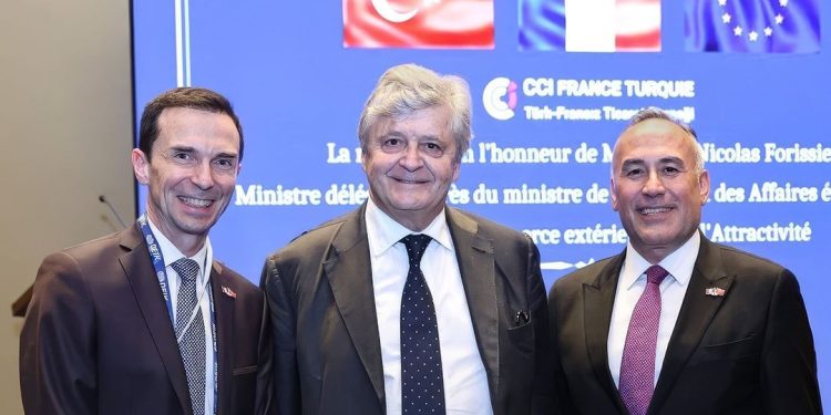 Fransa Bakanı TAV yönetimiyle buluştu