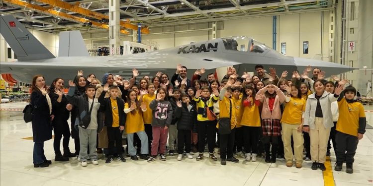 Öğrencilerin KAAN hayali gerçeğe dönüştü