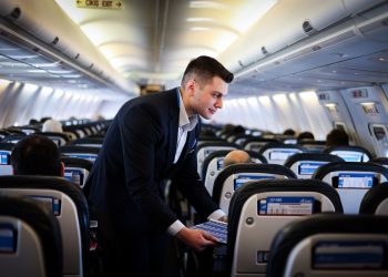 AJet, iki noktadan Tiran’a uçuşları başlattı